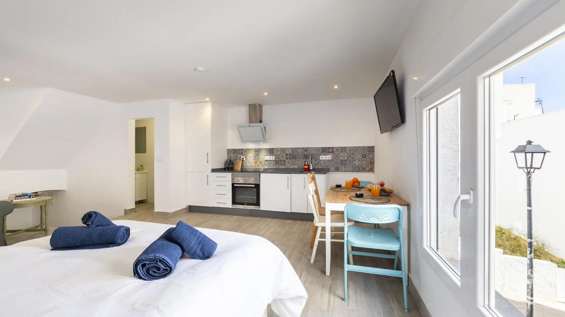 Almeriasuite Serenity Home 모야카